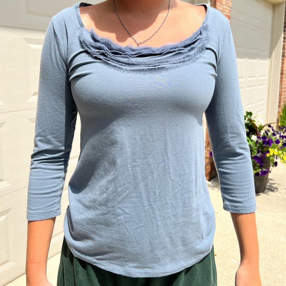 ANN TAYLOR QUATER LENGTH SLEEVE RUFFLED TOP